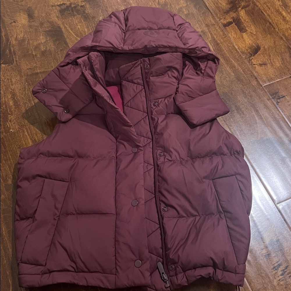 Lululemon Wunder puff cropped vest
